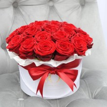 24_Red_Roses_in__5c07843835806